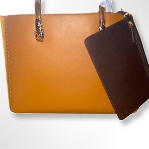 Tory Burch Blake Multi
Material Large Tote With Pouch